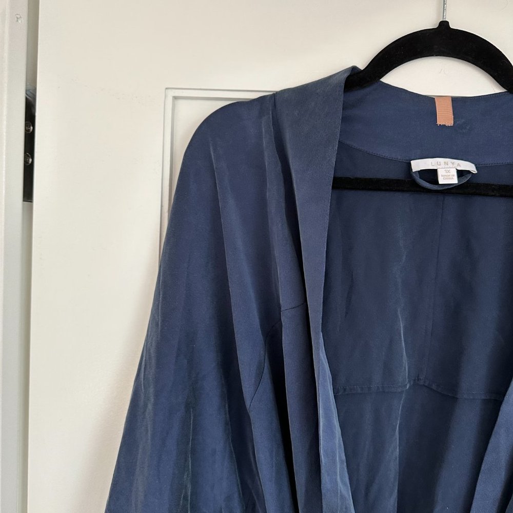 Lunya Washable Silk Robe SZ 1X Deep Blue Hypoallergenic Removable Belt - Picture 5 of 7